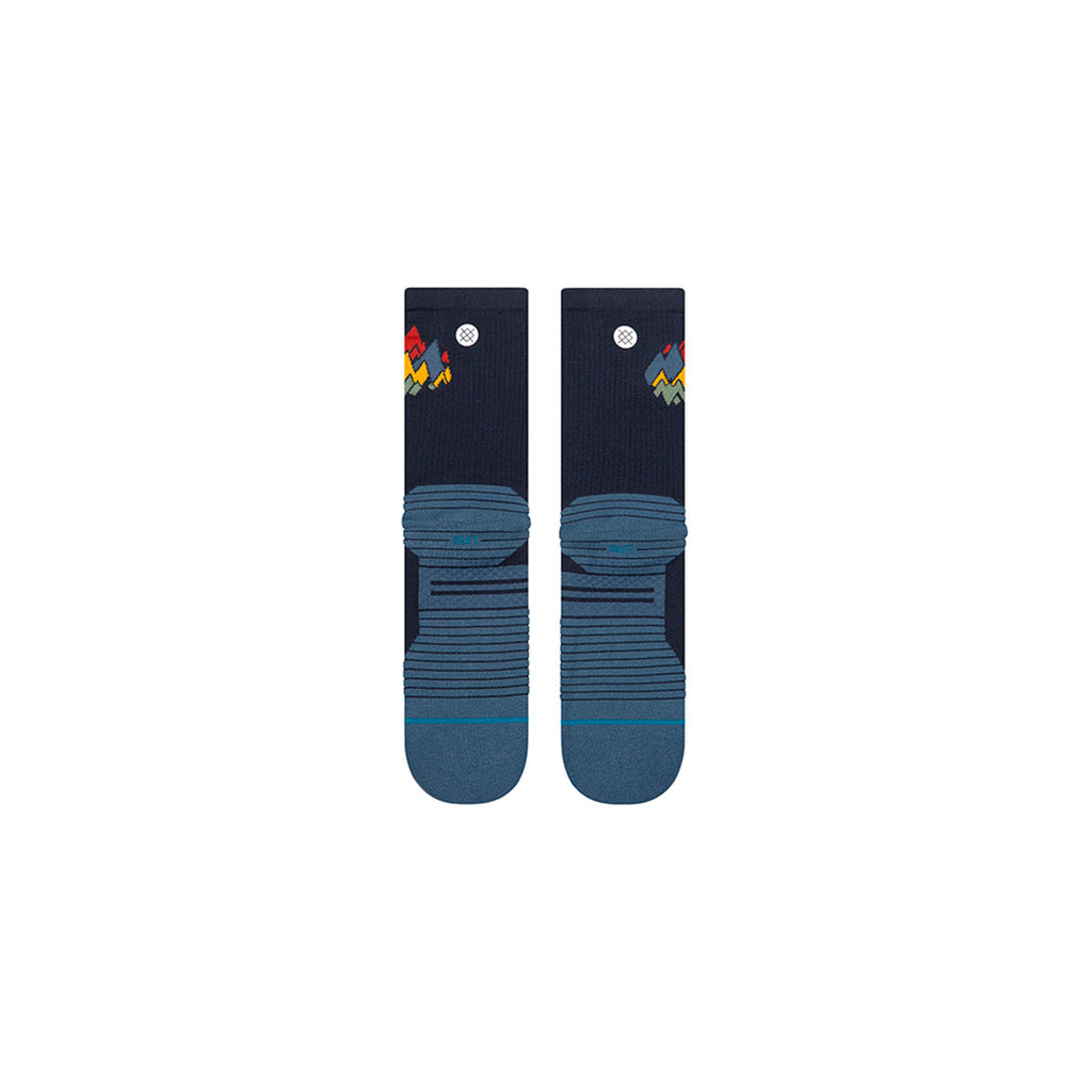 Stance Peaks Ribbed Light Crew strømper med farverigt bjergdesign