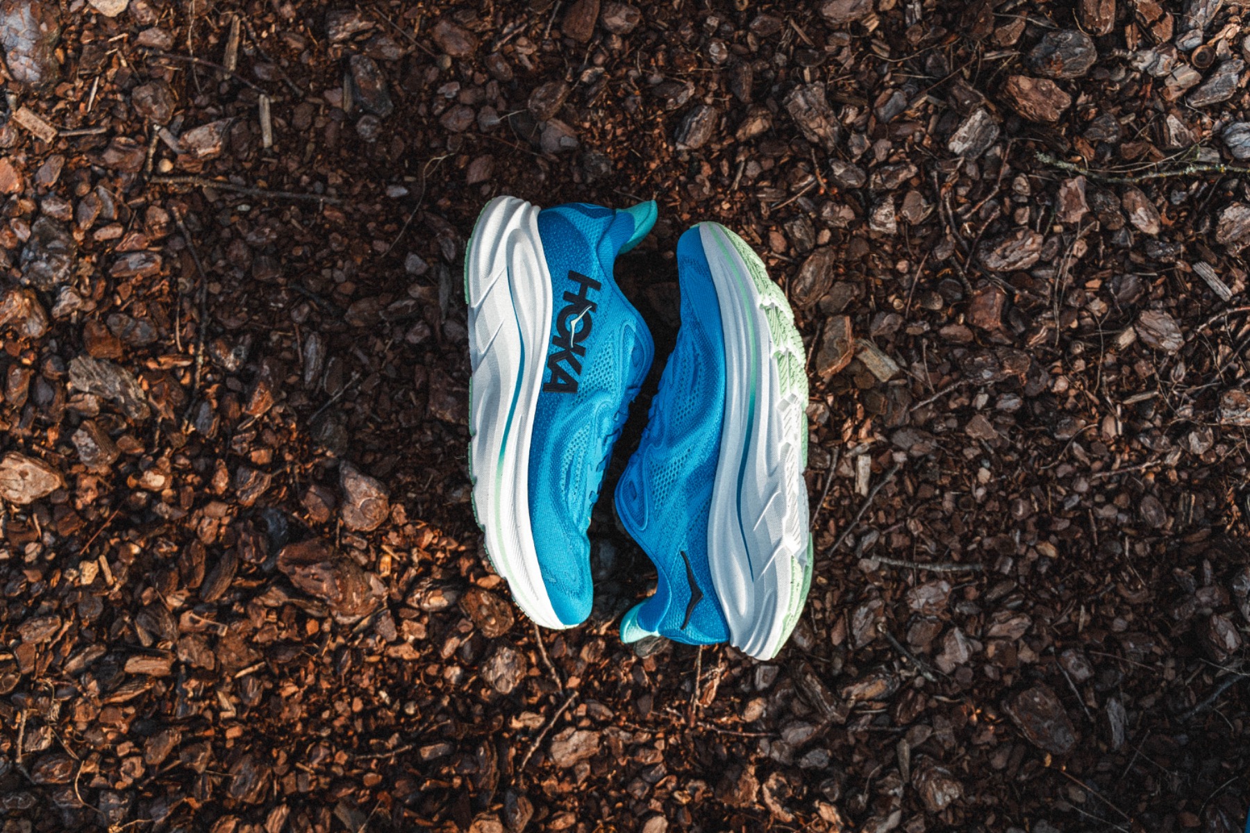 HAL08044-HOKA-SS25