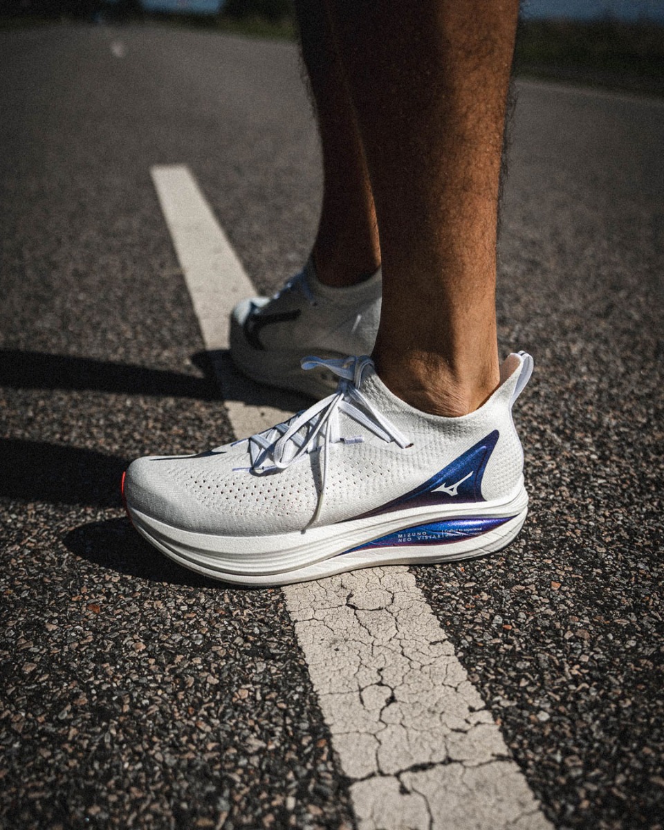 Mizuno-Neo-vista-2-landingsside-1080x1350-del-3