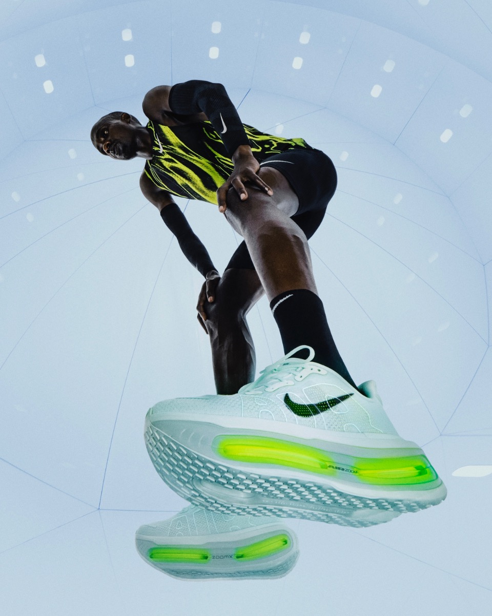 RG11IT-P01_HO25_Vomero_Premium_DS_Jacob_Kiplimo_Plexiglass_Product_HQ2050-150_0317__150ppi_Final